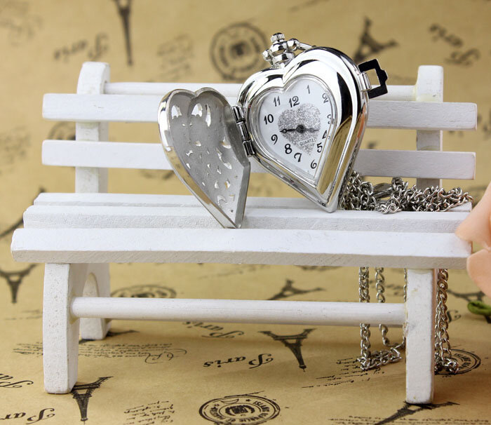 Женские кварцевые наручные часы с кулоном, винтажные наручные часы с кулоном в форме сердца, дамские карманные часы с отображением даты и недели, 2023