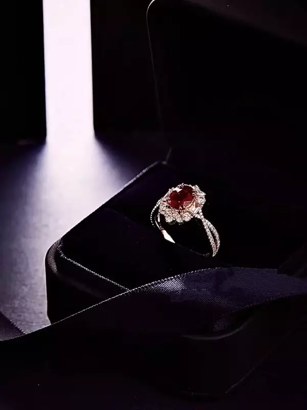 Authentic Pigeon Blood Red Oval Mosanite Diamond Ring Sterling Silver Luxury Inlaid 1.5 Karat Diamond Ring Marriage Ring