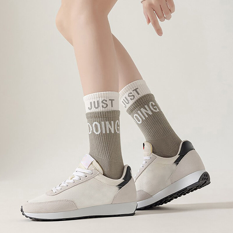 1 paio di calzini elasticizzati alla moda a tubo alto calzini sportivi da donna ad alta elasticità assorbimento del sudore traspirante per adulti