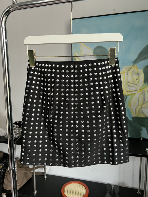 Studded skirt 23 new y2k Heavy rivets decorated A-line version of high Fanny pack hips mini black skirt