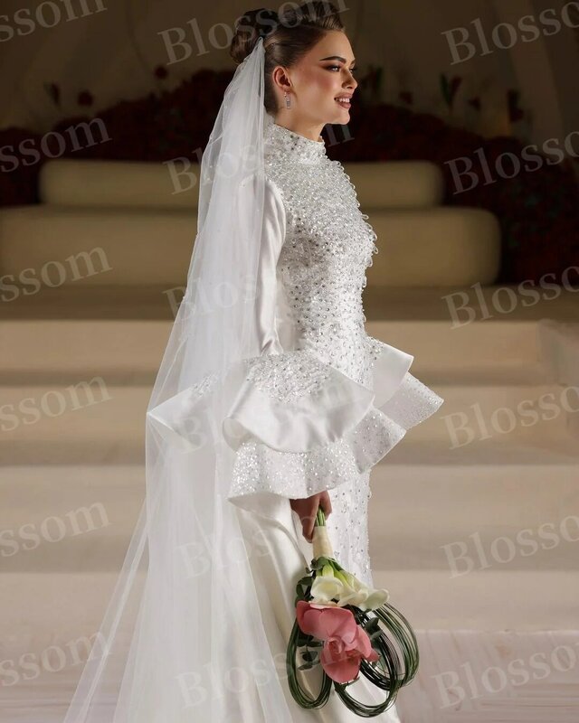 Vestidos de casamento de gola alta luxuosos para mulheres, Arábia Saudita, mangas compridas, strass, vestido de noiva personalizado high-end