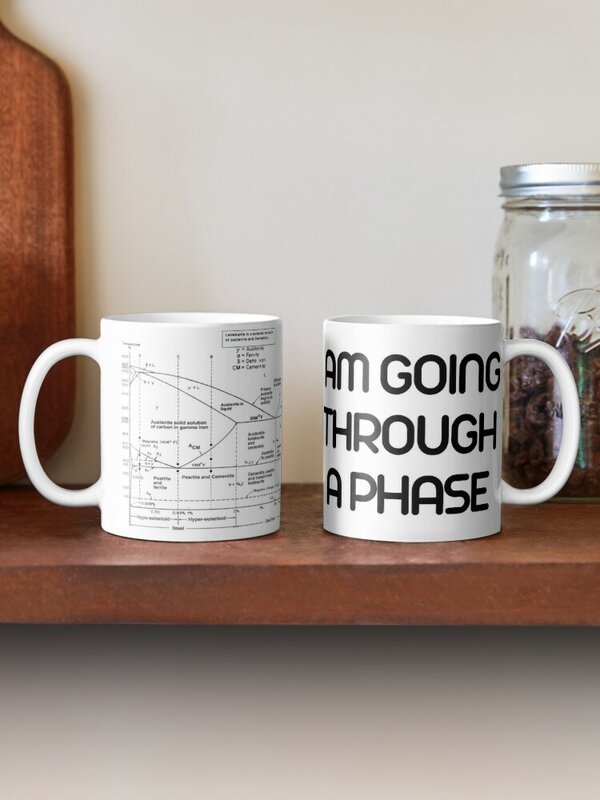 Tasse de café et de lait en forme de diagramme de phase de carbone de fer, je traverse une phase, cadeau