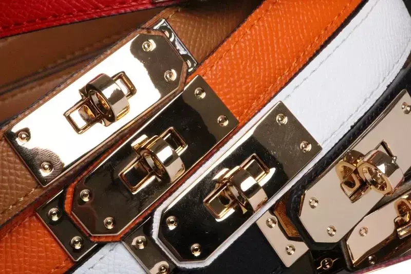 2024 New Luxury High Quality Women Genuine Cowskin Leather 1.8cm Wide Belts Golden and Silver Lock Buckle Dress Waistband Belt