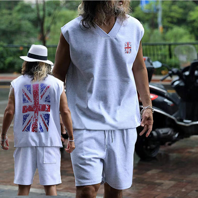 한 · 일 스타일의 남성 정장 여름 패션으로 영국 깃발 프린트의 민소매 베스트와 반바지 투피스를 선보였다 한국인후기많은옷