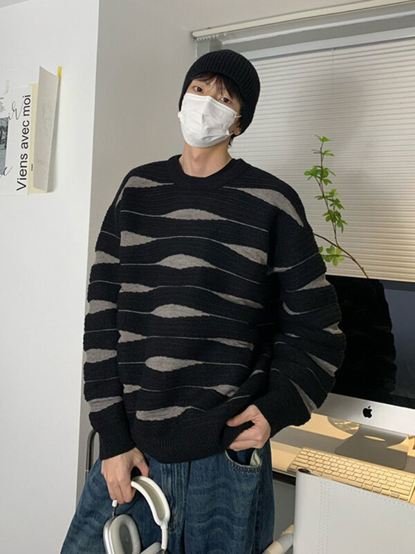 เสื้อสเวตเตอร์ลายทางสำหรับผู้ชายคอกลมทรงหลวมสไตล์ญี่ปุ่นฮาราจูกุแบบเรียบง่ายเข้าได้ทุกวัน