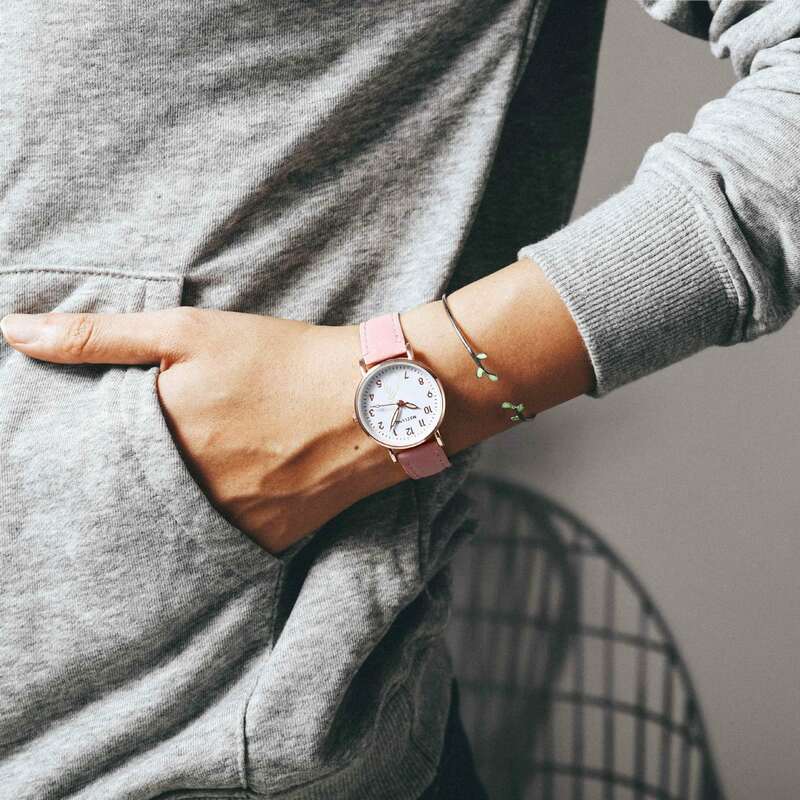 ส่องสว่างนาฬิกาเรืองแสงผู้หญิงน่ารักหนังนาฬิกาขนาดเล็กDialควอตซ์นาฬิกานาฬิกาข้อมือสำหรับหญิง