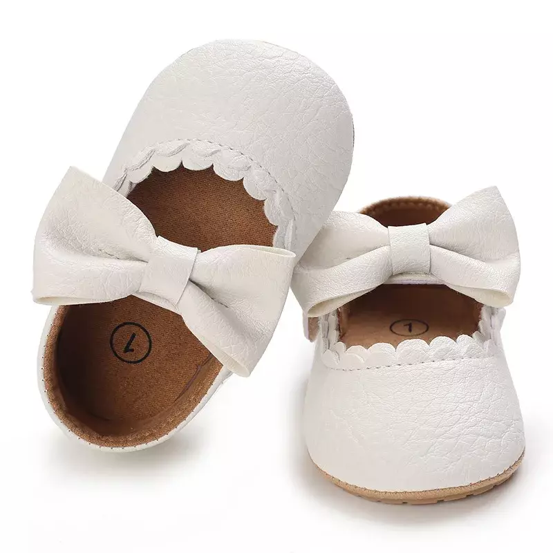 Белые, персиковые, коричневые туфли для маленьких девочек, обувь для малышей с бантом, обувь для первых шагов, нескользящая резиновая обувь из искусственной кожи на мягкой подошве на плоской подошве E26