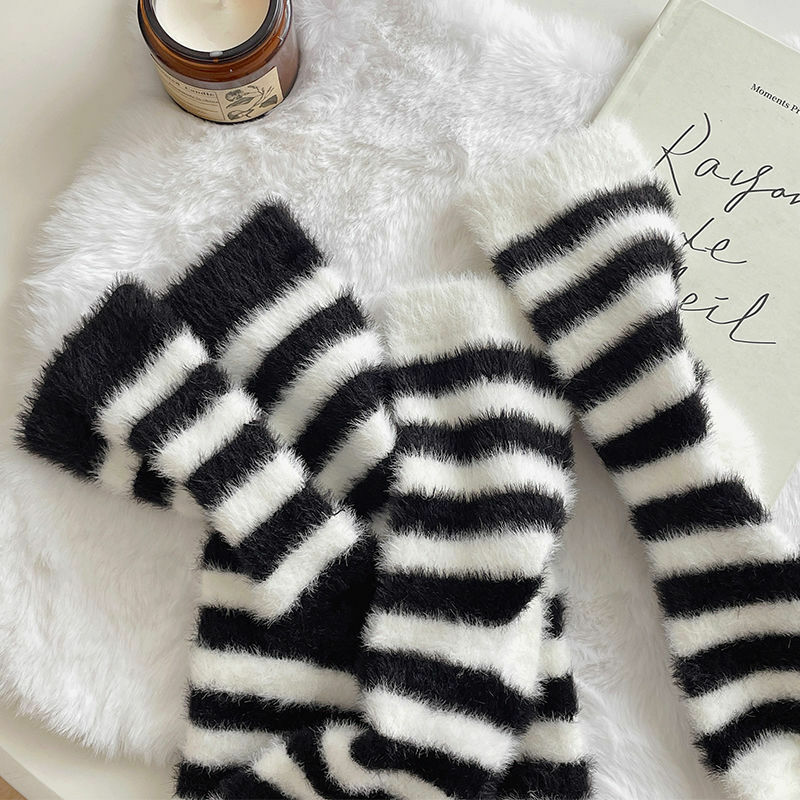 Soft Cozy Fluffy Socks Black White Striped Mink Velvet Socks for Women Girls Winter Thicken Warm Sleep Bed Floor Home Socks