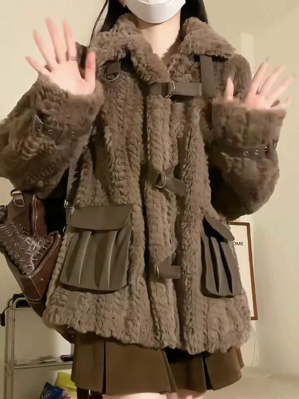 Jaket wol domba gaya Korea Jepang wanita, mantel bulu longgar Semua cocok mode wanita Streetwear kantong mewah 2023