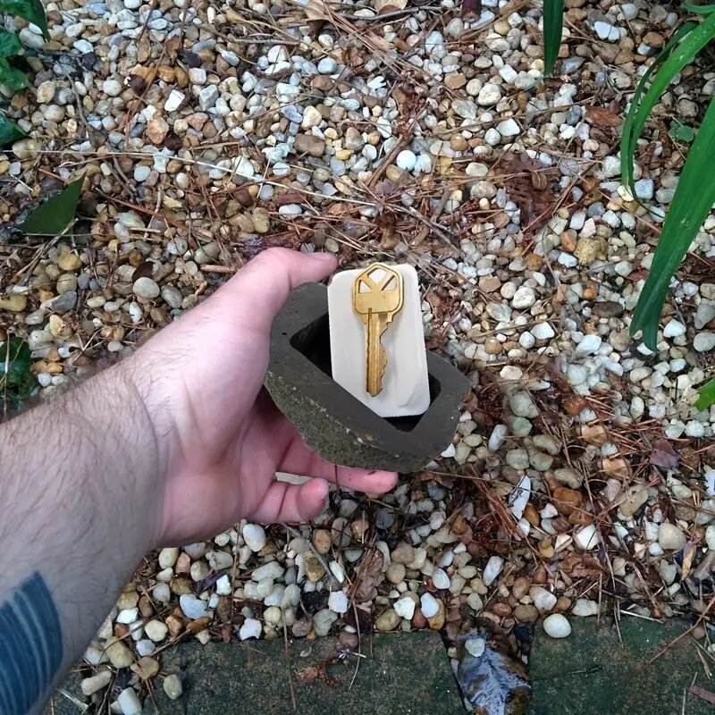Sichern Sie Ihre Ersatz schlüssel mit diesem einzigartigen gefälschten Rock Key Hider-eine perfekte Geschenk idee!