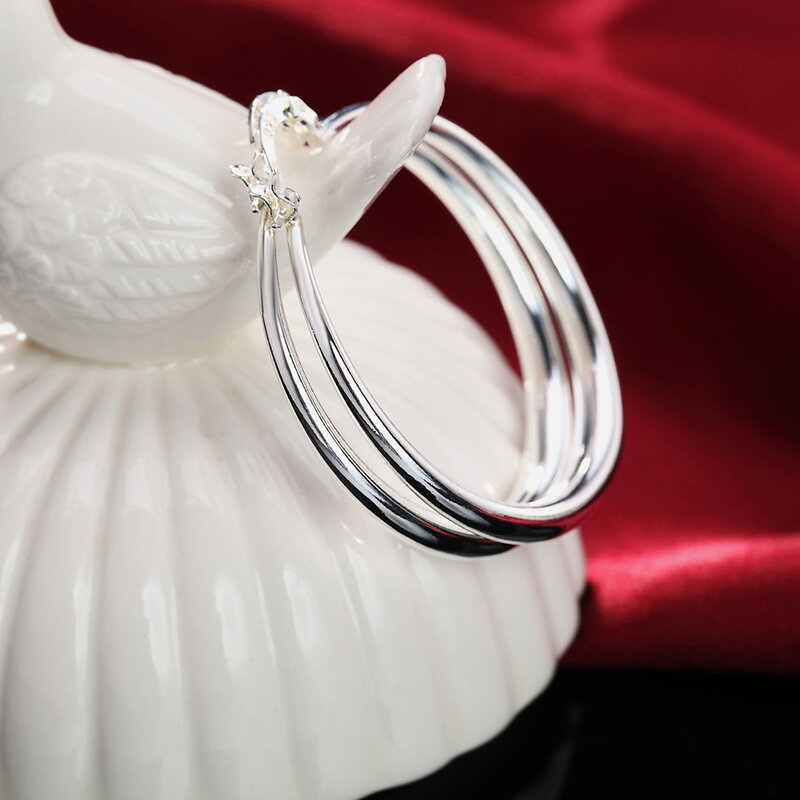 Anting-Anting Lingkaran Besar Bulat untuk Wanita 925 Cap Warna Perak Anting-Anting Tidak Biasa 2022 Tren Pesta Natal Hadiah Perhiasan Pernikahan