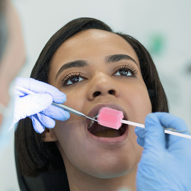 Descartável Oral Care Sponge Swab, Tooth limpeza boca cotonetes para uso médico oral, 100pcs