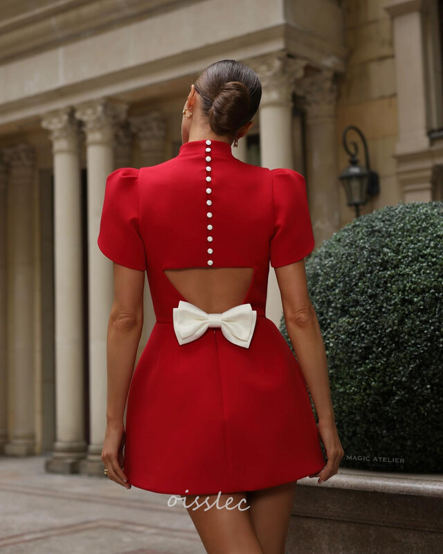 Oisslec-vestido vermelho de coquetel para meninas, oco sem costas, vestido de baile, gola alta, mini vestido de festa noturna, 2024