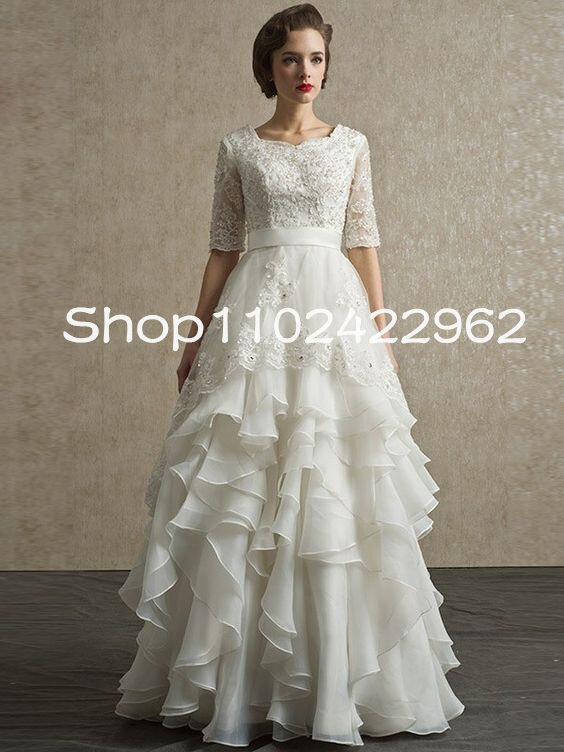 Vintage 1980s' Bohemain Pleated Wedding Dresses with Half Sleeve 2023 Lace Beaded Ruffles Tiered Skirt Garden Bridal Gown