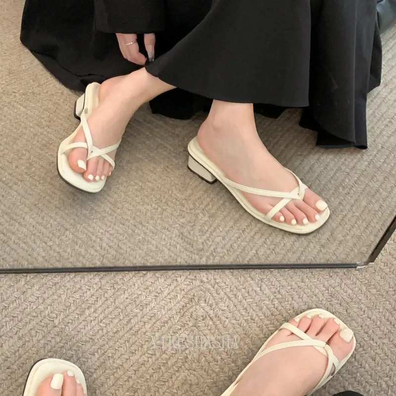 Шлепанцы женские с застежкой, удобные сандалии на каблуке, пляжные шлепанцы в римском стиле, роскошные дизайнерские тапочки, летние