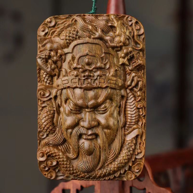 Natürliches Palisander geschnitzt Guan Gong Handgriff Herren Halskette Anhänger grün Sandelholz Guan Yu Wu Gott des Reichtums Statuen Hangtag