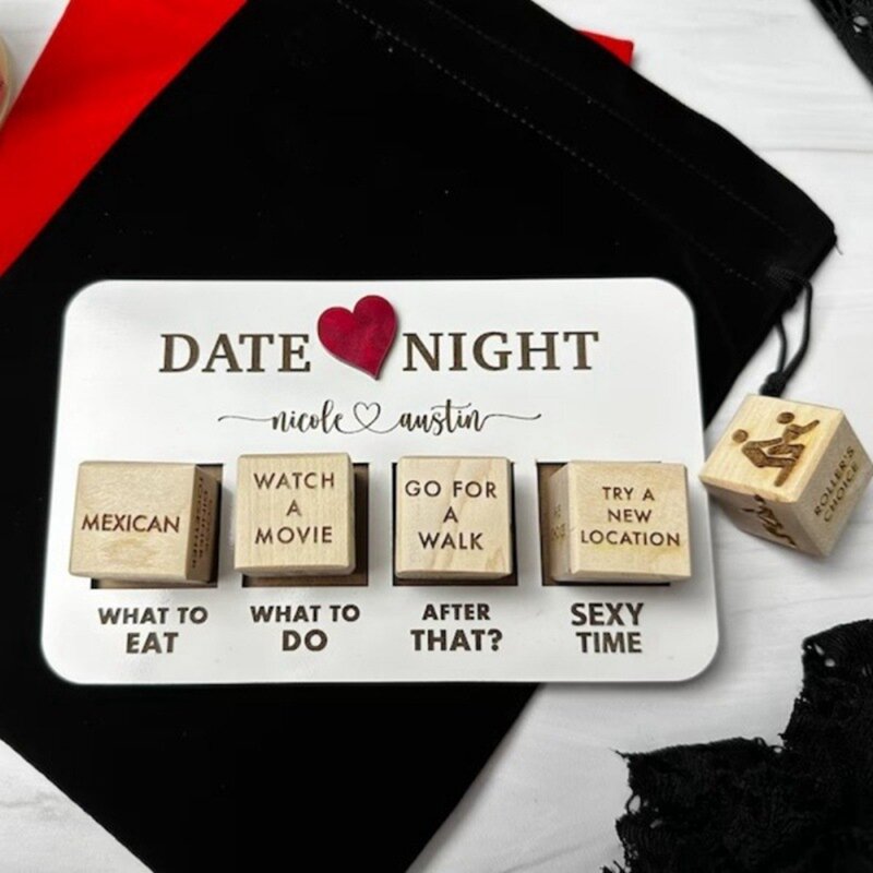 Juego de dados con fecha y noche para parejas casadas