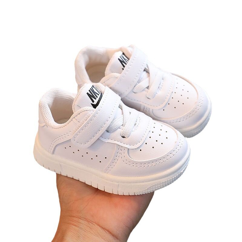 Sepatu anak laki-laki perempuan bayi, sneaker tenis santai keren mode 2024