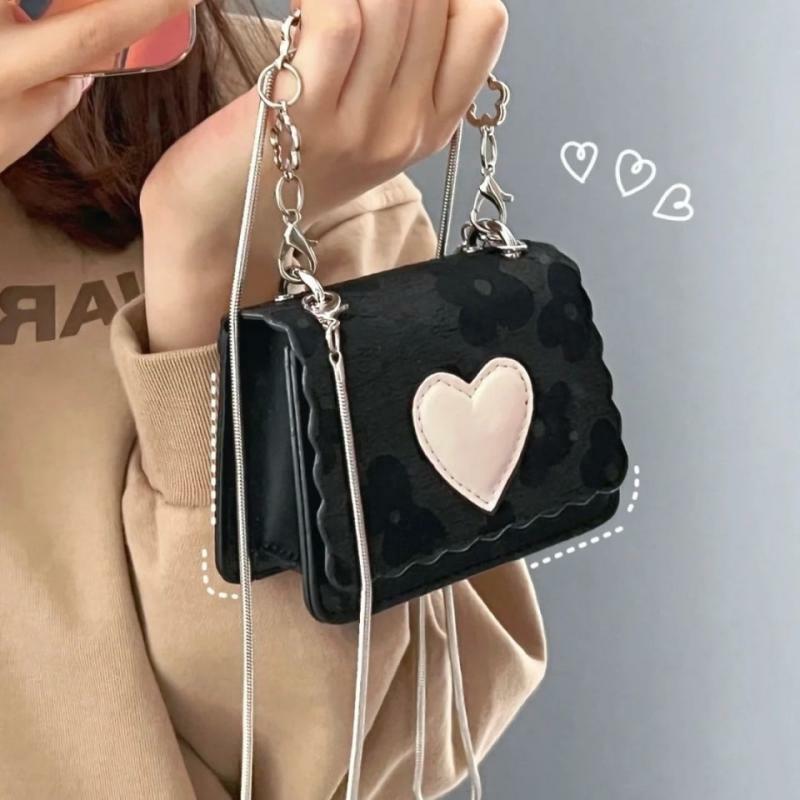 2022 New Trendy Messenger Bag Ins Niche Heart Shaped Sweet Mini Coin Lipstick Bag Cool Chain Small Shoulder Bag Female Handbag