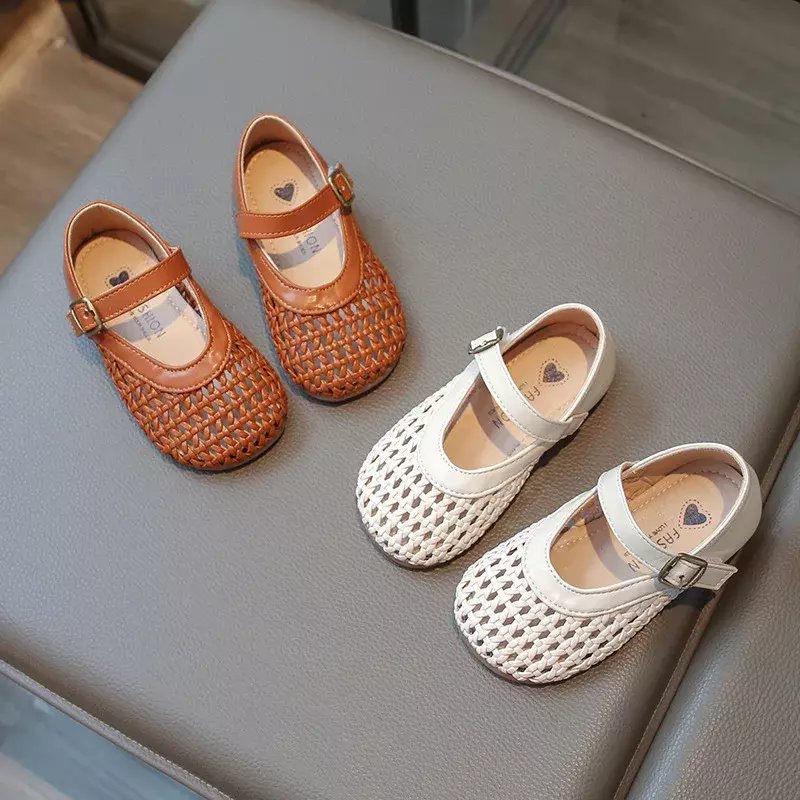 Girls Sandals Summer Korean Style Children Cut-outs Beach Shoes Fashion Solid Color Kids Causal Braided Flat Sandals Soft Bottom
