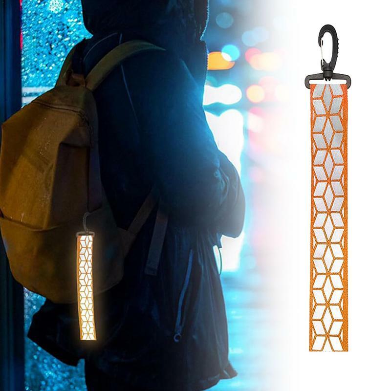 LLavero de seguridad reflectante para mochila, colgante ligero y portátil, herramienta para exteriores, correr y ciclismo