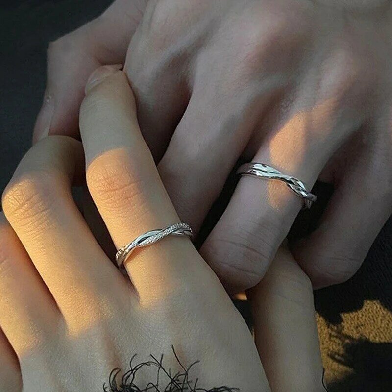 Conjunto de Anéis Casal Cor Prata para Homens e Mulheres Abertura Simples Anel de Dedo Ajustável Jóias de Luxo Leve Presente de Aniversário, Moda