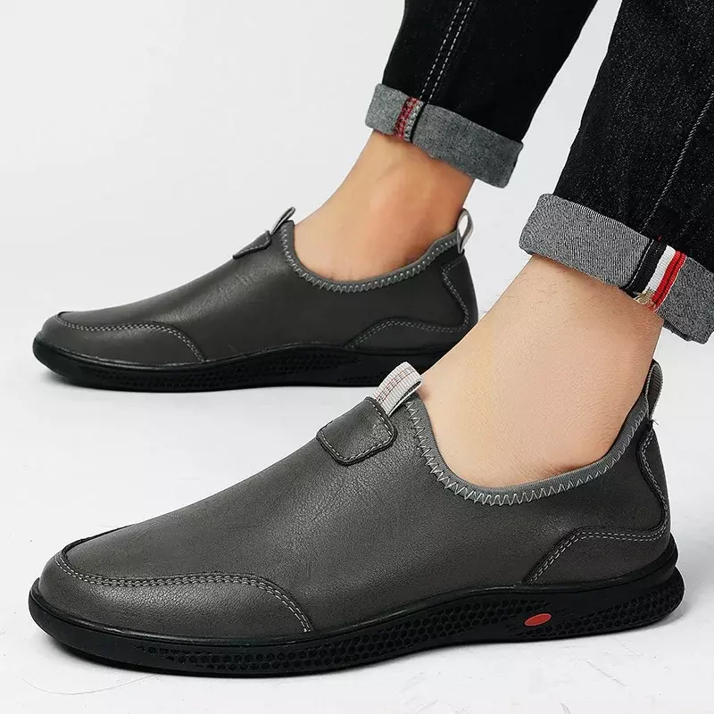 Sapatilhas de couro impermeáveis masculinas, fundo macio, confortáveis sapatos de negócios baixos, deslizamento casual em sapatos