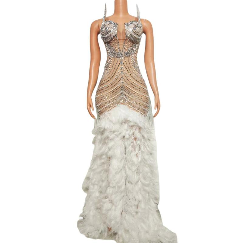 Vestidos de novia de sirena con volantes de plumas blancas, cristales brillantes hechos a mano, hombros descubiertos, hermosos vestidos de novia, renrenrenwang