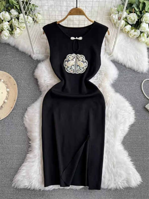Nowa haftowana sukienka w stylu chińskim dla kobiet na wiosnę/lato 2024 Fashion Design Temperament Slim Hp Wrap Bodycon Dress K968