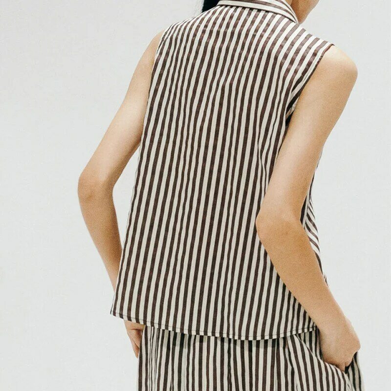 Camisa holgada de estilo coreano para mujer, camisa informal con solapas a rayas y botones, sin mangas, con pliegues, novedad de verano, 2024