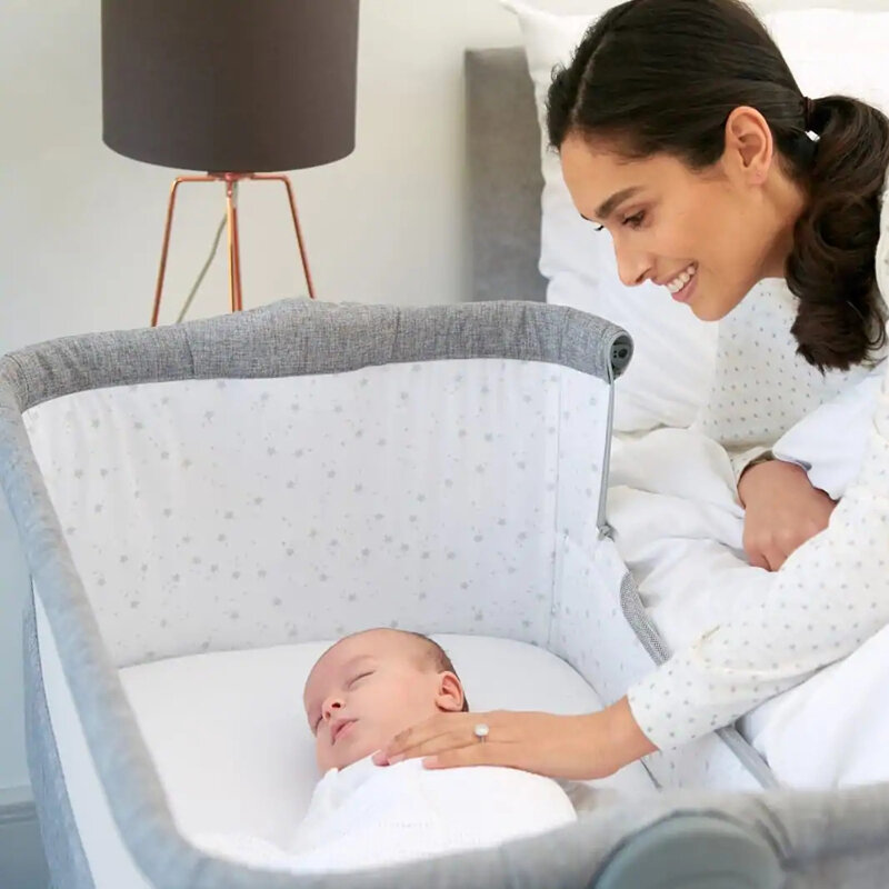 Cama de bebé portátil ajustable, cuna de bebé conectada a la cuna de la pareja