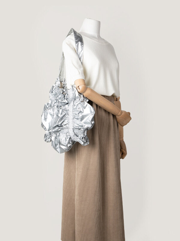 Bolso de hombro fruncido con forma Floral para mujer, bolsa de mano con cordón, informal, estilo coreano, 2024