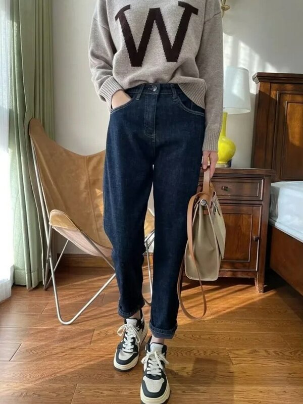 Jeansy damskie z pluszowymi luźnymi nogawkami i nowe jesienne proste nogawki z wysokim stanem do dżinsów damskich