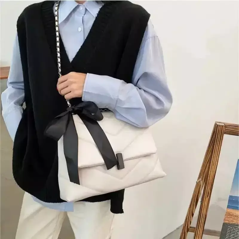 Modna kokardka z łańcuch torby ramiączkami o dużej pojemności materiał PU torebka w jednolitym kolorze casualowa torba pod pachami na co dzień torebka