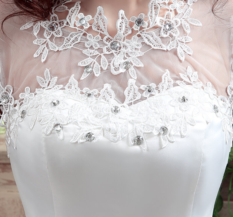 Платье свадебное с коротким рукавом и открытой спиной