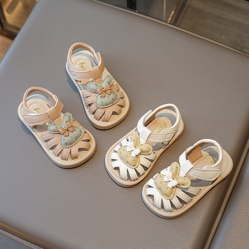 Unishi-小さな女の子のための柔らかい靴底のサンダル、花、ピンクとベージュの色のかわいいウサギの靴、子供と赤ちゃんのための
