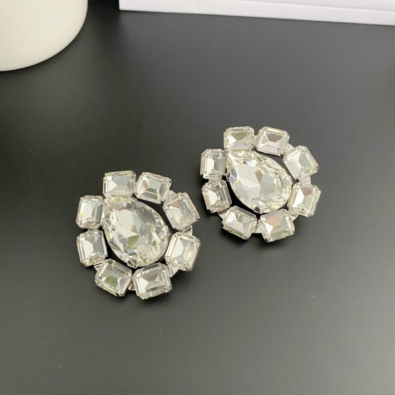 Earrings Personality Fashion Temperament Light Luxury Flower Earclips For Clothes Things Women Accessories Para Mujer Broches