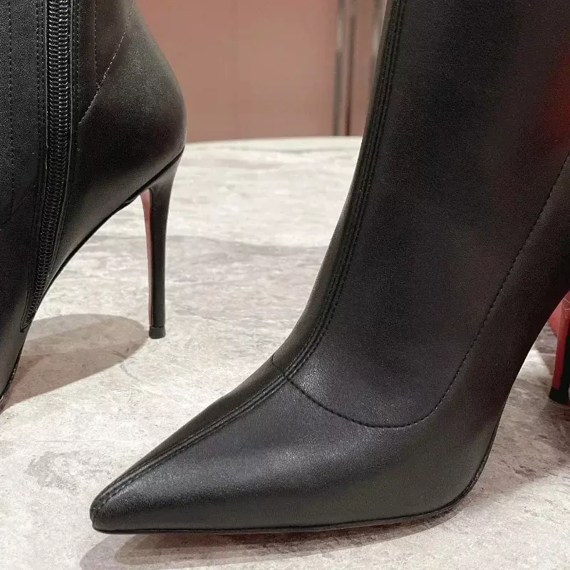 รองเท้าส้นสูงคริสตัลหรูหราสำหรับสตรีพื้นสีแดงแวววาวส้นสูงดีไซน์ย้อนยุคคลาสสิก