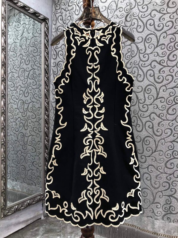 Lingzhiwu sukienka haftowana 2024 letnie damskie francuskie Vintage Patchwork z okrągłym dekoltem bez rękawów sukienki bez rękawów nowe przybycie