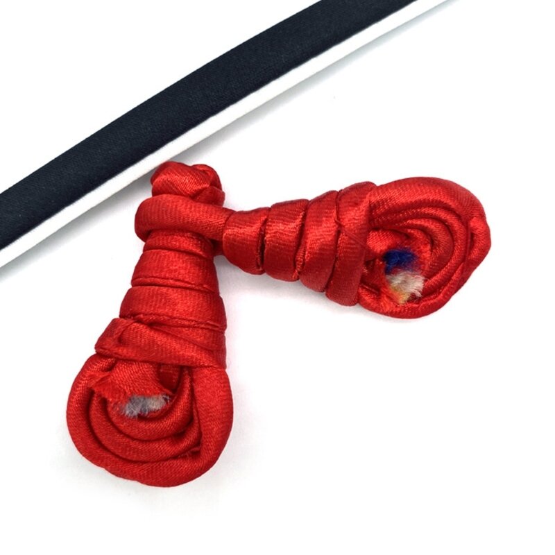 中国の伝統的な手織りのボタン装飾が、セーター スカーフ カーディガン チャイナドレスに芸術性とスタイルのタッチを加えます。