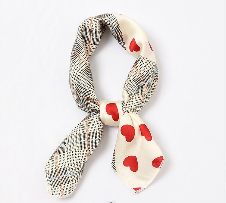 Yishine-bufanda multifunción de satén para mujer, pañuelo pequeño cuadrado con diseño de corazones de leopardo, para la cabeza y el cuello, 50x50CM, 20 colores