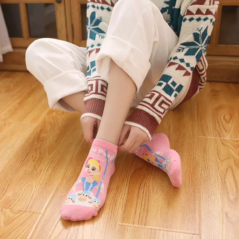 Kaus kaki kartun perempuan Woody kaus kaki mainan Cerita Anime karakter kaus kaki katun kampus angin kartun lucu kaus kaki Disney