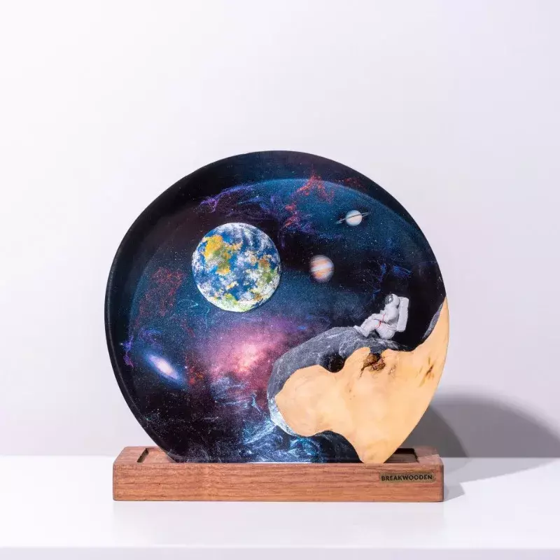 Lampada da tavolo in resina a forma di corpo caldo lampada da decorazione artistica creativa luce notturna spaziale luce notturna galassia astronauta razzo carica USB