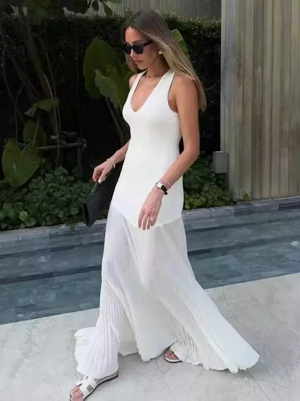 Gaun panjang elegan kerah V rajutan pakaian rajut gaun putih lipat jahitan ramping tanpa lengan seksi pakaian rajut