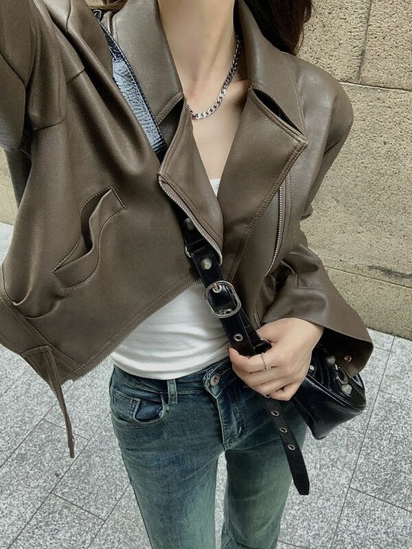 Jaket kulit Pu Korea, mantel wanita kerah Turn Down ukuran besar, lokomotif, mantel pendek tahan air Retro, ritsleting lembut