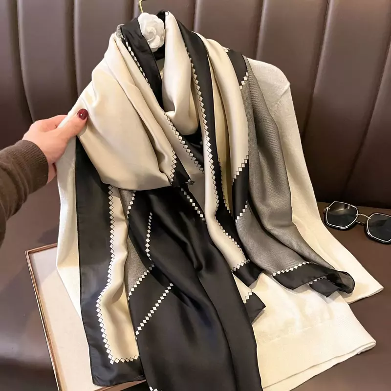 Lenço de seda estampado quente para mulheres, marca de luxo, cachecóis populares, xale com acabamento acetinado, Four Seasons Hijab, moda, 180x90cm