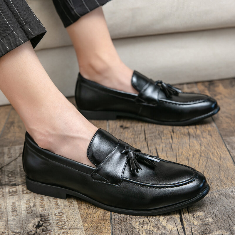 Calçado de couro redondo masculino, na moda casual, borla versátil, sapato de vestido de negócios, preto, marrom, tamanho 38-48, novo