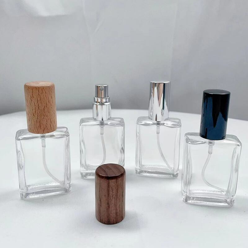 Botella de Spray cuadrada de vidrio transparente portátil, botella de muestra de cosméticos rellenable vacía con tapa de madera, 15ml