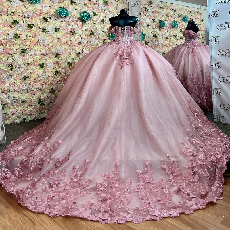 Różowa błyszcząca ukochana sukienka na Quinceanera z odkrytymi ramionami cekinowa koronka koraliki kokardki Sweep Train słodka 15-letnia szata na wieczór