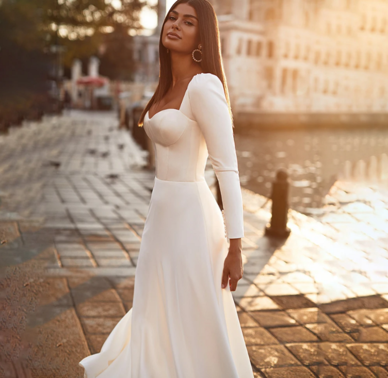 Miękka satyna suknia ślubna bez pleców szata z Mariée dla kobiet proste suknie ślubne z pełnym rękawem 2024